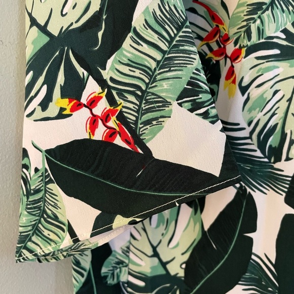 Rachel Zoe Kimono in Gorgeous Tropical Green Print. One Size. - Picture 9 of 10